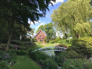 Erholung im Garten Hof Osterbunsbuell