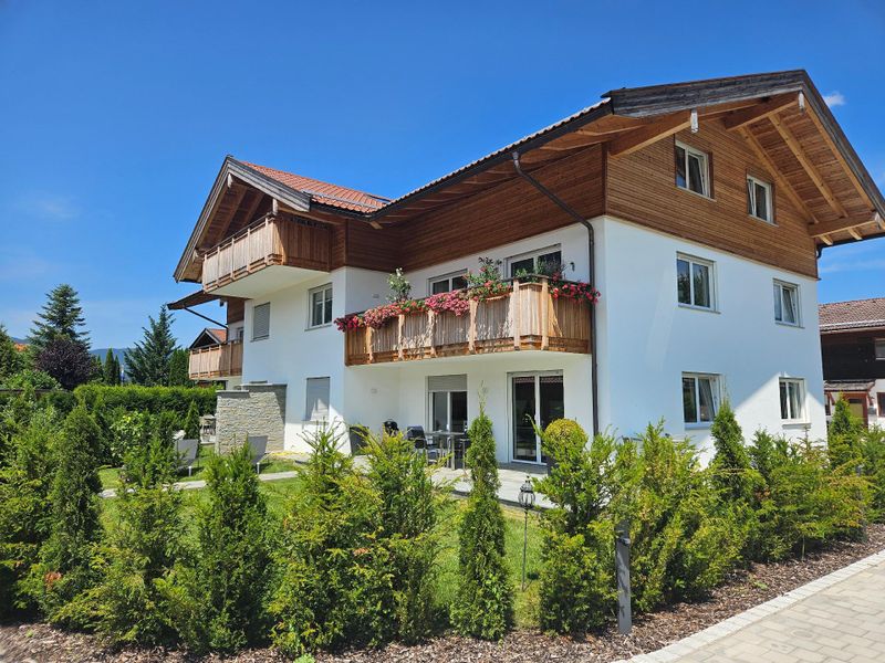 Haus Lisa mit Ferienwohnung "Der Tegernsee Stern"