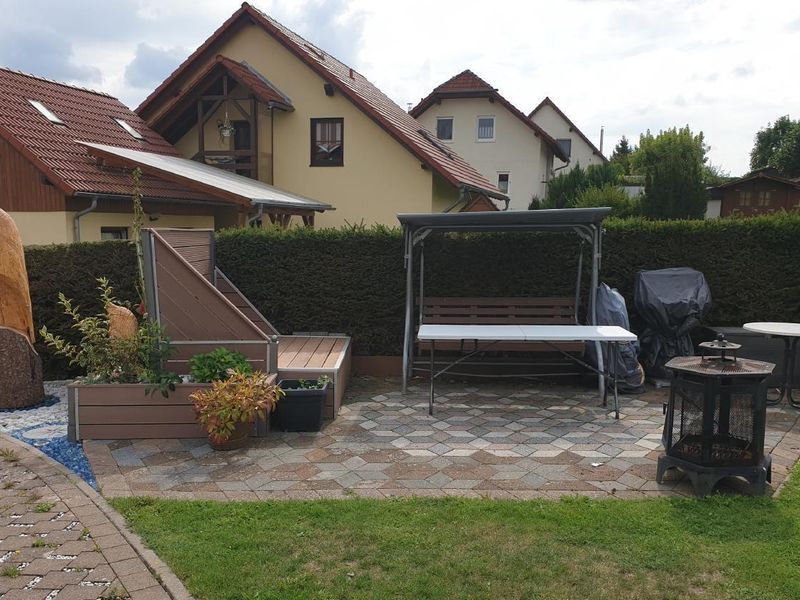 Sitz- ung Liegeecke im Garten