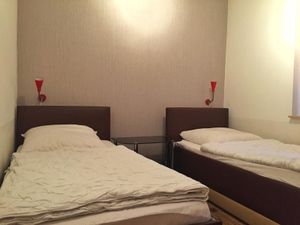 Schlafzimmer mit 2 Einzelbetten