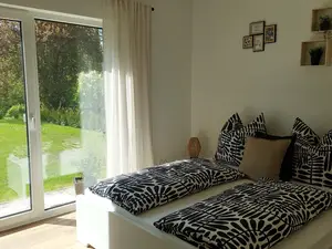 Schlafzimmer mit Doppelbett