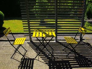 Sitz- und Eßplatz auf der großen und überdachten Gartenterrasse