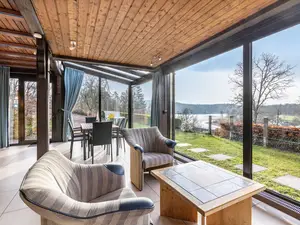 Photo, INSIDE, OUTSIDE