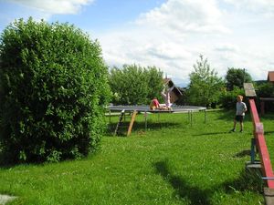 Trampolin am Spielplatz