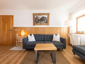 AMPFERSTEIN Wohnküche Couch