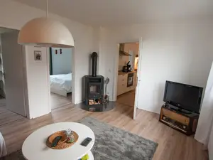 Wohnzimmer mit Kamin