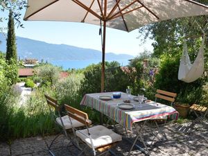 Garten / Terrasse mit Blick nach Süden