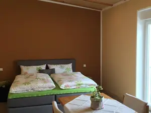 Aparment Bett Tisch