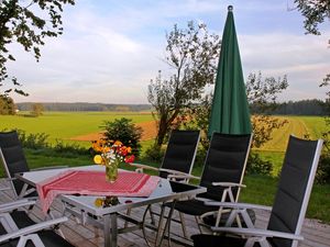 Terrasse mit Blick in die Natur