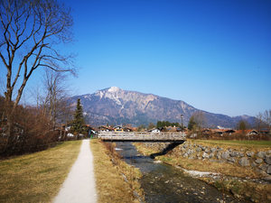 Wössner Bach mit Blick auf die Hochplatten