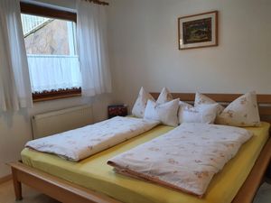 Schlafzimmer_5944_kom