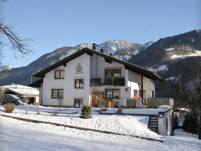 Außenseite Ferienhaus [Winter]