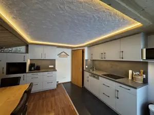 neue vollausgesattete Küche Wohnung Saula