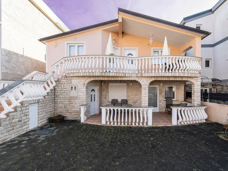 house house