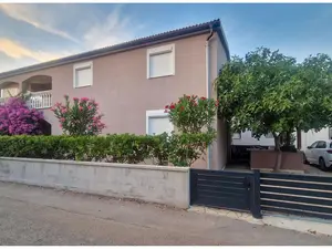 house house