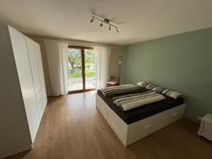 Schlafzimmer 1/2