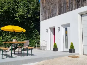 Eingangsbereich mit Terrasse Eingangsbereich mit Terrasse
