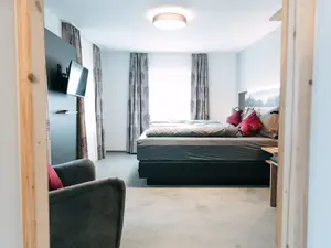 Schlafzimmer 1