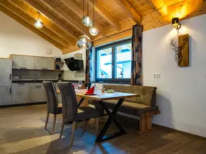 Küche und Essbereich