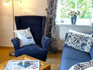 Photo, INSIDE, OUTSIDE