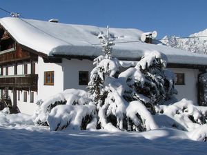 Bauernhaus im Winter