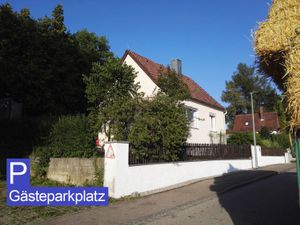 uriges Ferienhaus Aßmus - Parkplatz