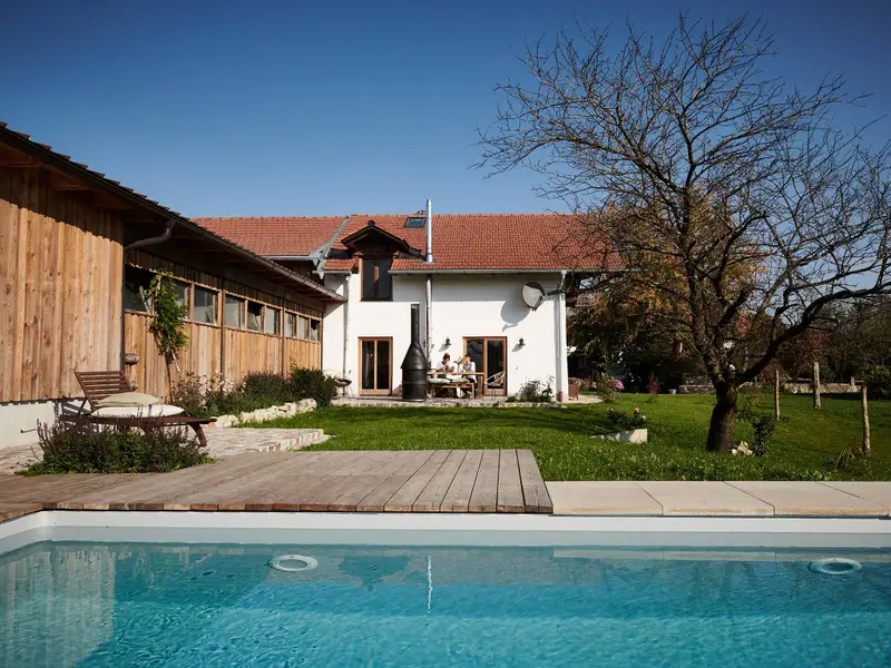 Hofansicht mit Pool vom "Melkerhaus" Hofansicht mit Pool vom "Melkerhaus"