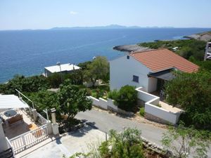 Balkonaussicht mit Blick auf die Insel Lastovo