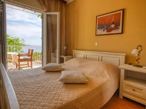 Schlafbereich. Blick aus der Wohnung Schlafbereich. Blick aus der Wohnung