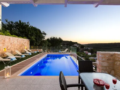 PoolOfHouse