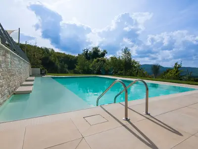 PoolOfHouse