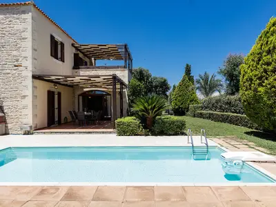 PoolOfHouse
