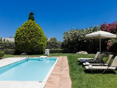 PoolOfHouse