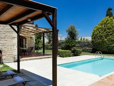 PoolOfHouse