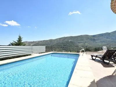 PoolOfHouse