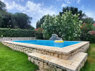 PoolOfHouse
