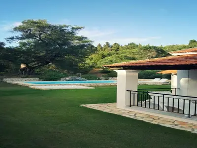 PoolOfHouse