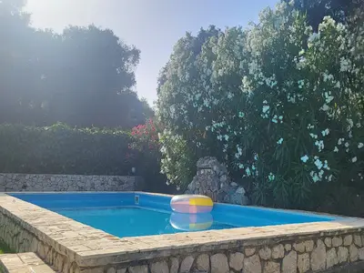 PoolOfHouse