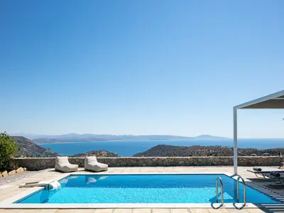 PoolOfHouse