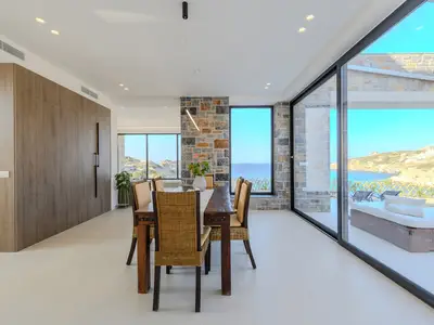 DiningRoom