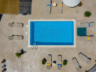 PoolOfHouse