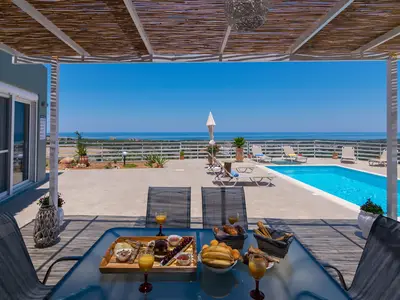 PoolOfHouse