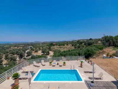 PoolOfHouse