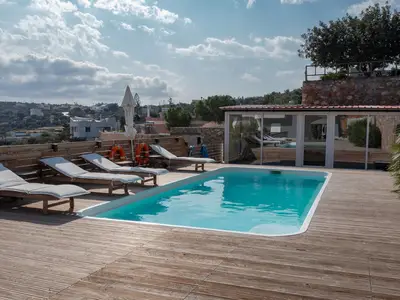 PoolOfHouse