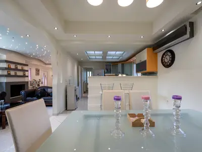 DiningRoom