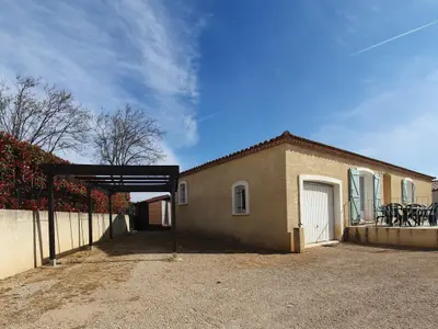 Außenseite Ferienhaus [Sommer]