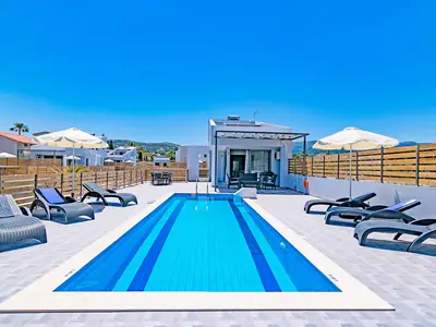 PoolOfHouse