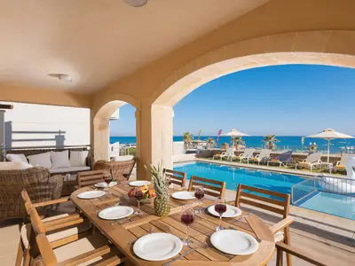 PoolOfHouse