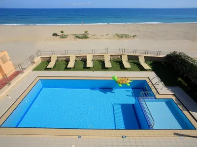 PoolOfHouse