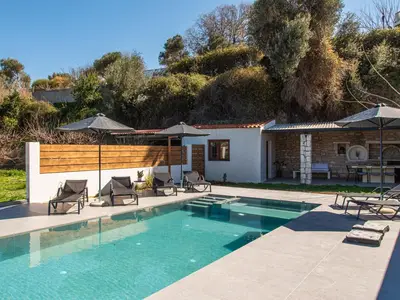 PoolOfHouse